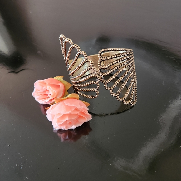 Angel Wing Wisper Cuff Hinged Bracelet - Picture 1 of 6